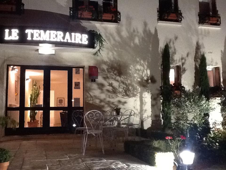 Hotel Le Temeraire Charolles Eksteriør billede